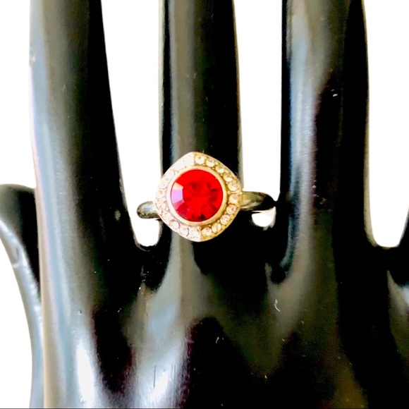 Brighton ruby ring with crystals around the ring. Excellent condition. Size 7.5 - Picture 5 of 7